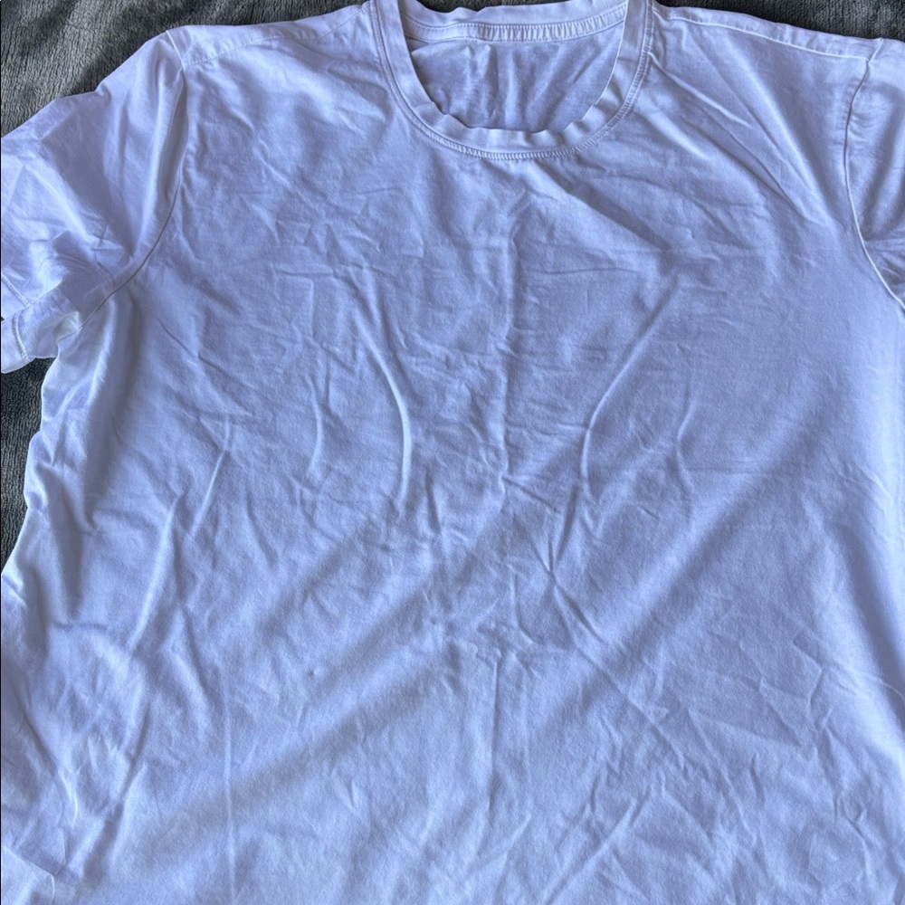Vuori White Short Sleeve Tee